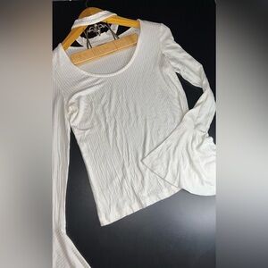 Another Story Woman’s Ribbed Neck Strapped Flare Sleeved Top Size Medium EUC
